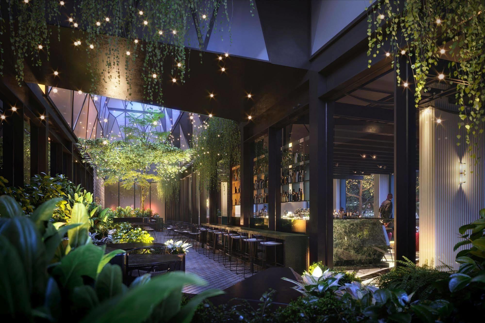 West Sydney, Curio Collection By Hilton