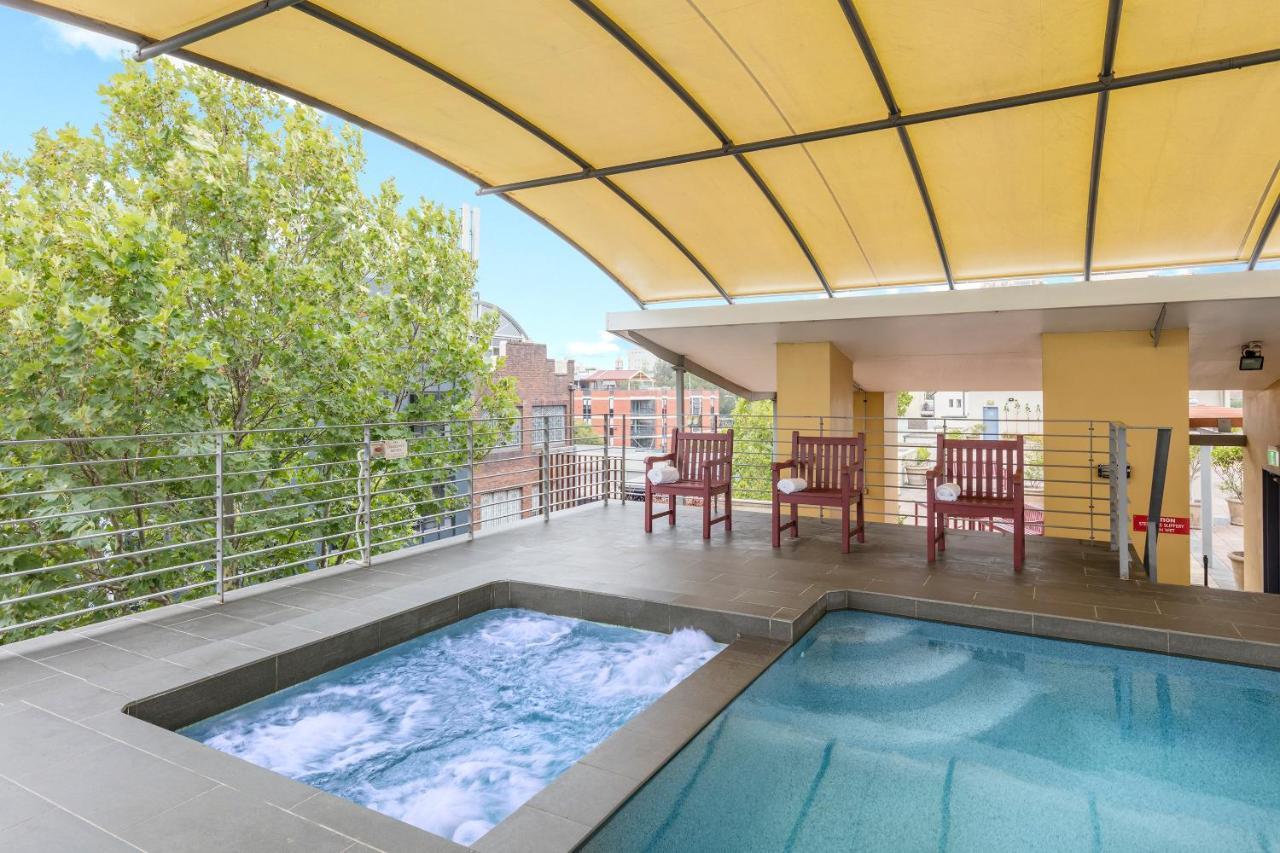Nesuto Chippendale Aparthotel 4*