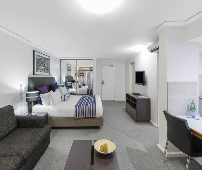 Oaks Hyde Park Aparthotel 4*