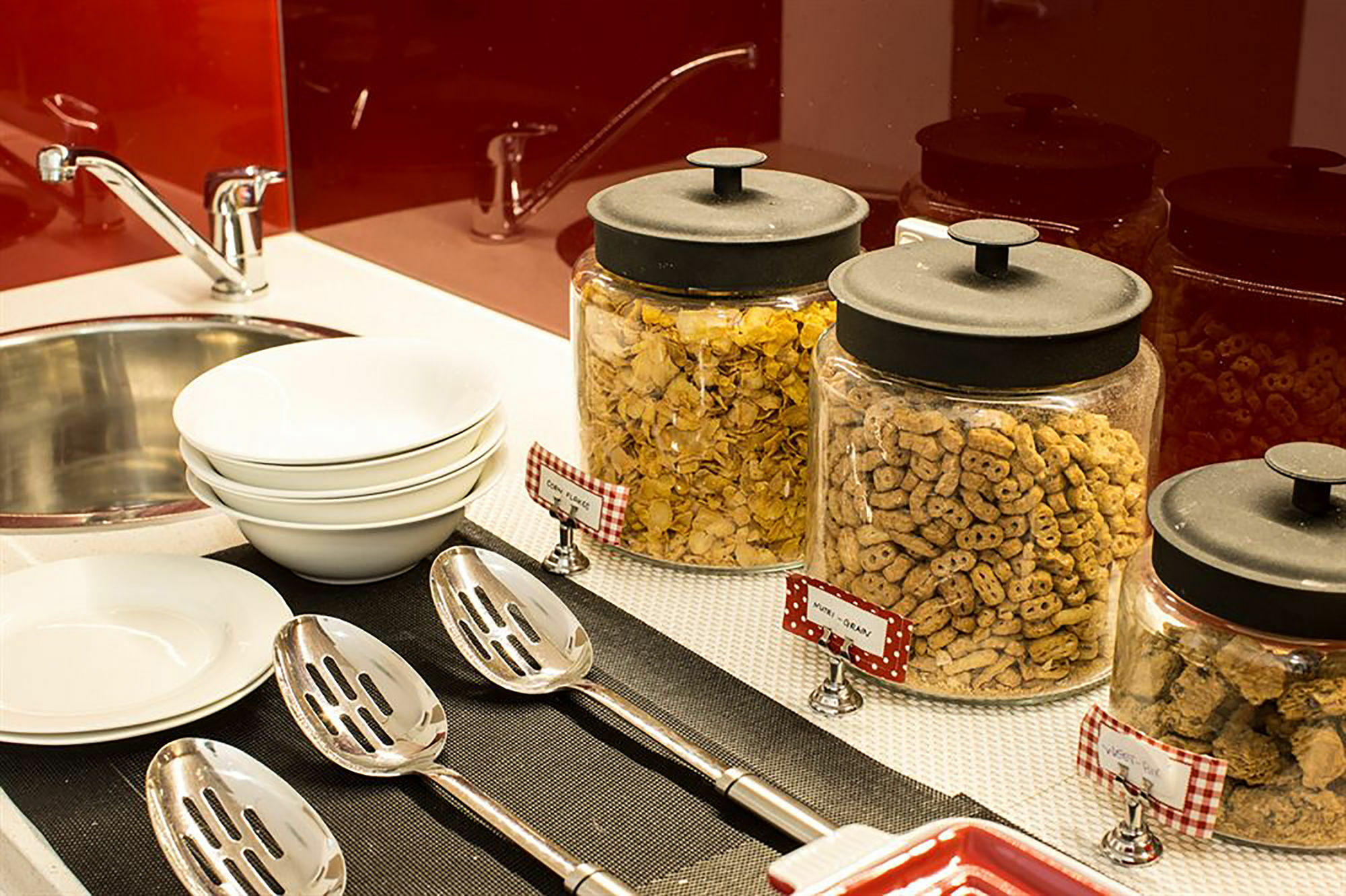 Western Camperdown Hotel 4*