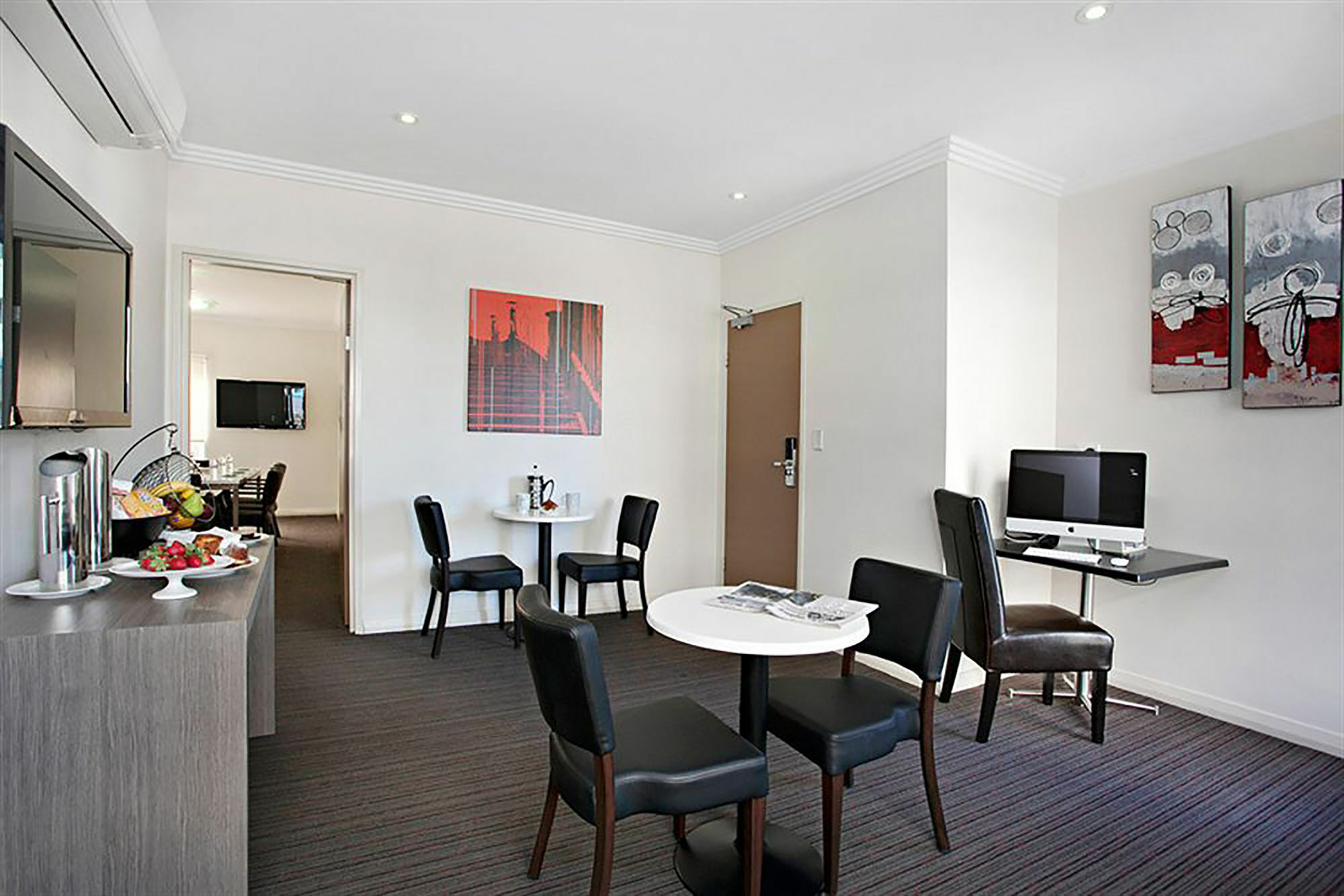 Western Camperdown Hotel 4*