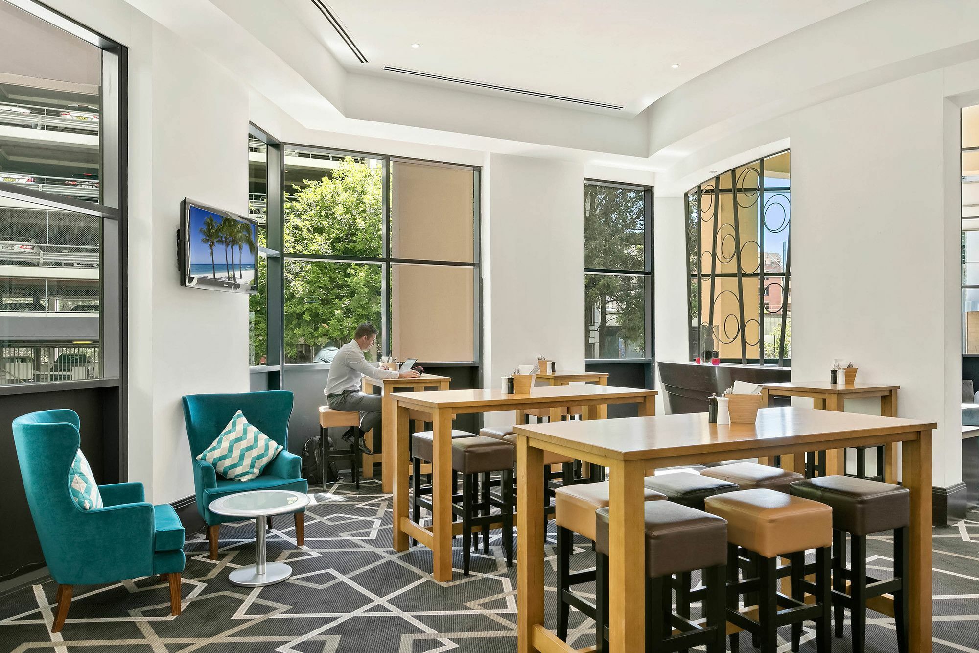 Mantra Parramatta Aparthotel 4*
