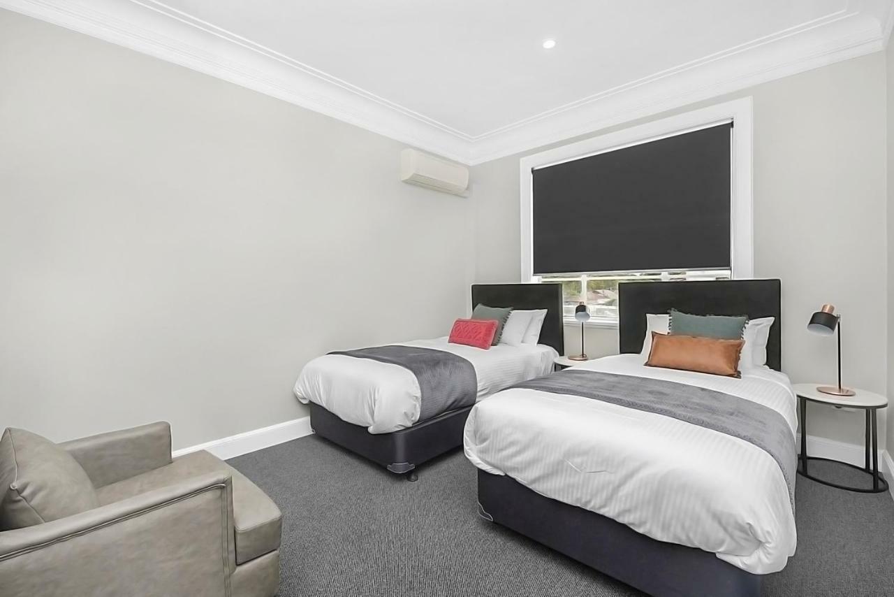 Horse And Jockey Homebush 4* Sydney