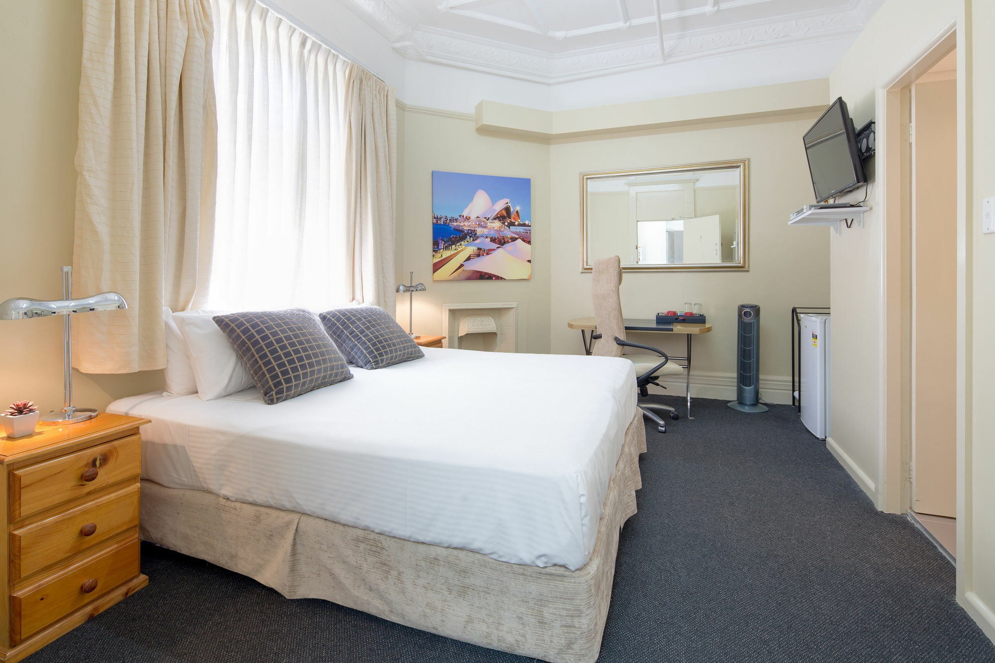 Neutral Bay Hotel Sydney