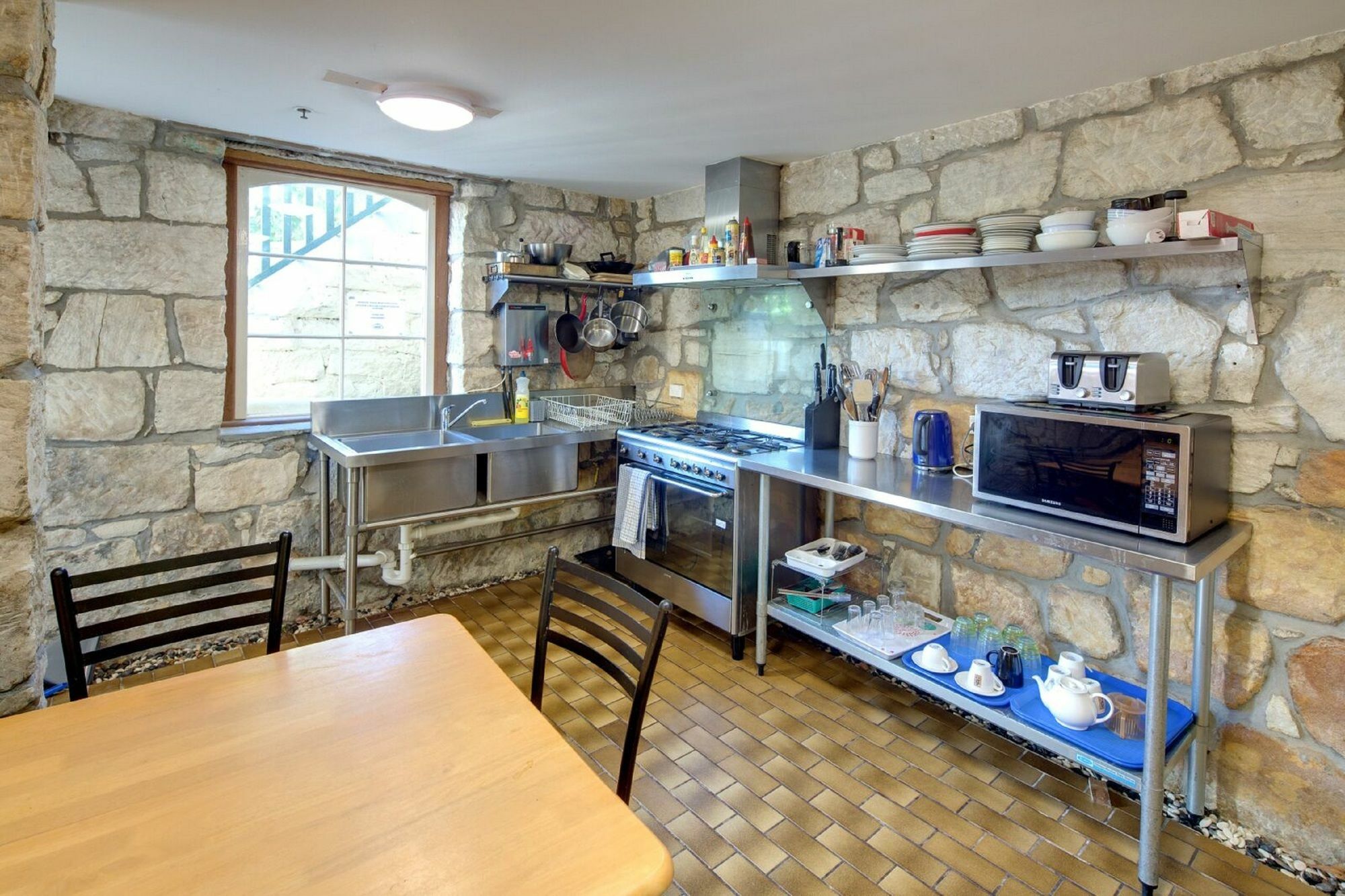 Hotel Neutral Bay 3*