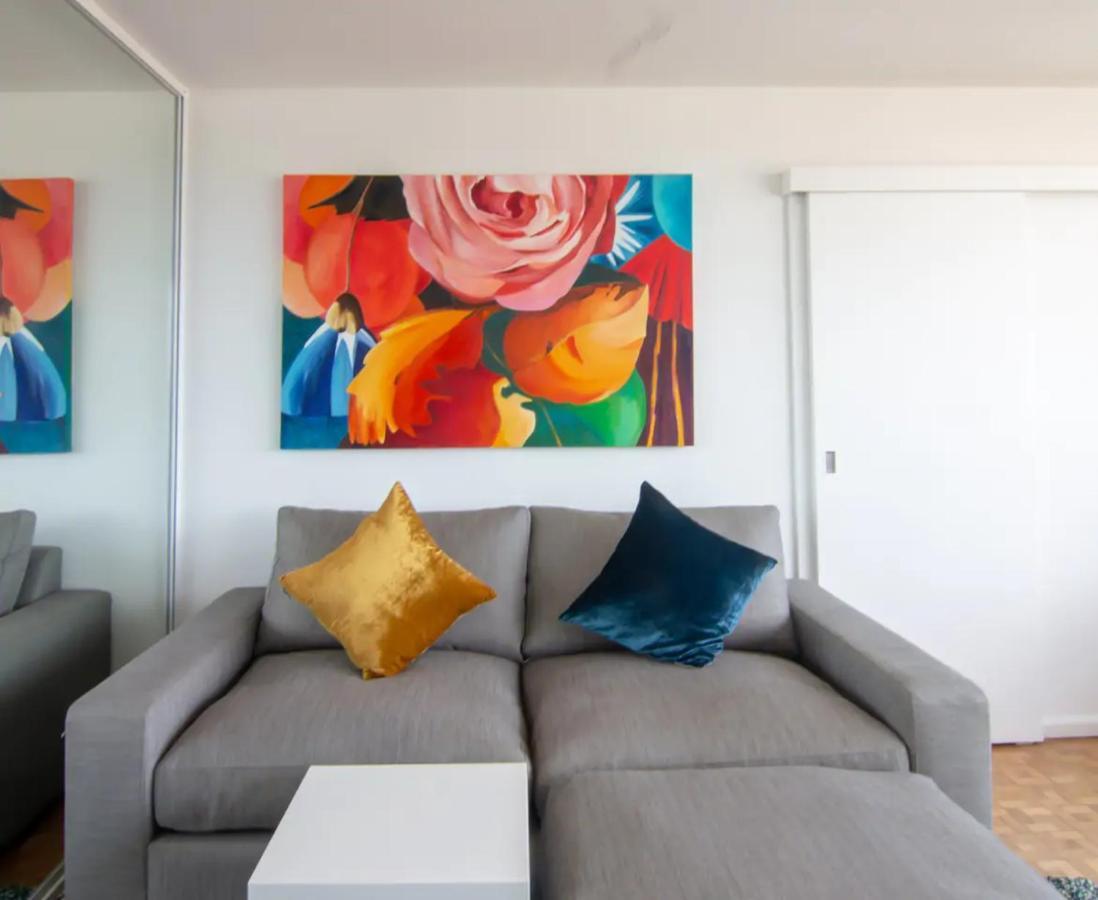 Bright 1 Bedroom With Amazing Views * Sydney