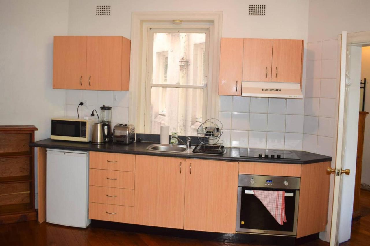 1 Bedroom With Incredible Location Sydney