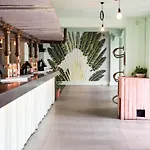 Coogee Bay Hotel - Pub Style