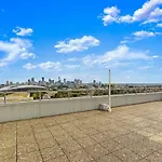 Centennial Park Light Filled Modern Studio
