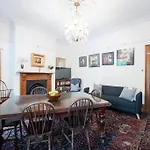 Chic Historical 3 Bedroom In The Rocks #L3