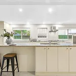 Modern 3-Bed With Pool & Water Views By Beach