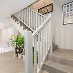 Modern Double Studio Room - Ac - 1Mins To Central - Nearby Most Sydney Hotspots