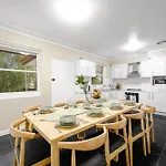 Bexley 5Br Near Train & Shpping With Pool 12Ppl First Floor