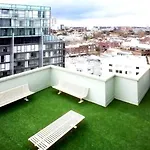 Spacious Studio W Pool & Just Off Oxford St