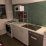 Spacious Studio W Pool & Just Off Oxford St