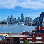 Sydney Harbour And Cbd View Penthouse With Free Parking