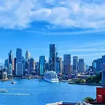 Sydney Harbour And Cbd View Penthouse With Free Parking