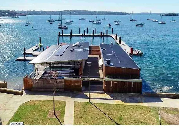 Elizabeth Bay Marina Apartment