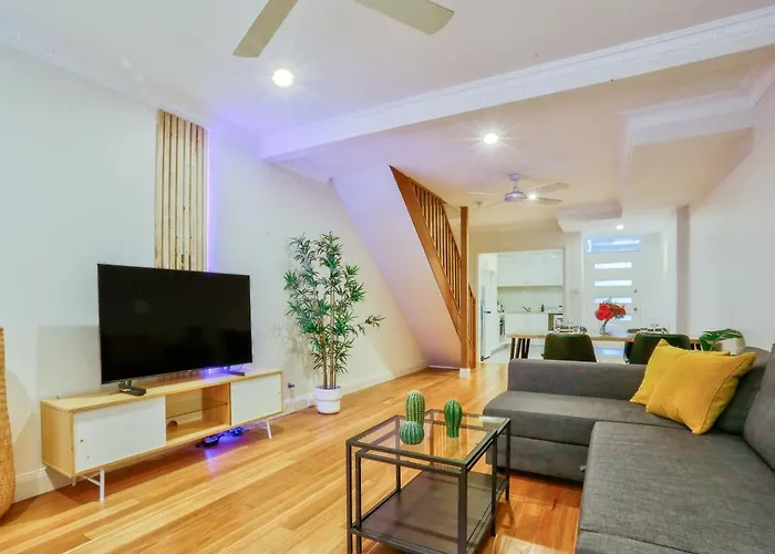 Vibrant 3 Bedroom House Darlinghurst 2 E-Bikes Included