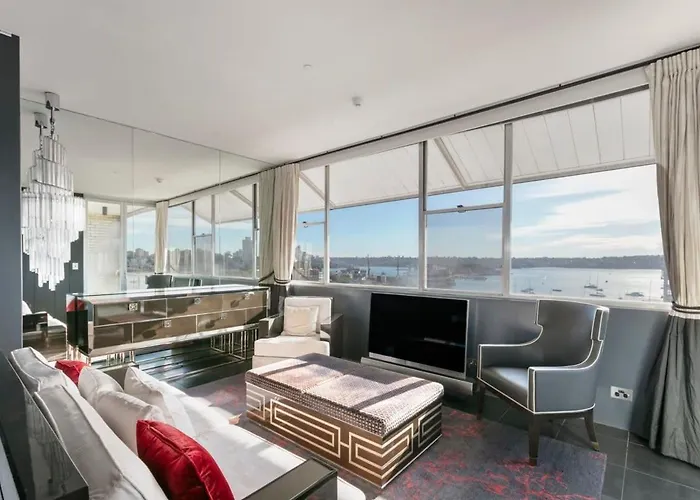 Luxury 1 Bedroom Apt With Harbour Views & Parking