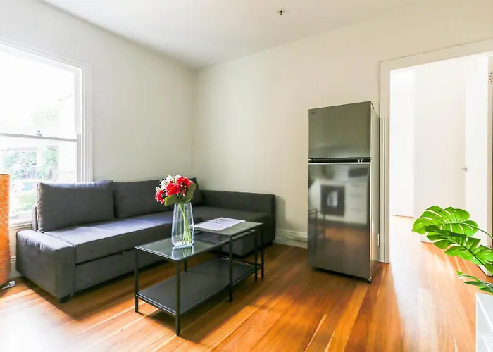 Elegant 1 Bedroom Apartment With Balcony Surry Hills