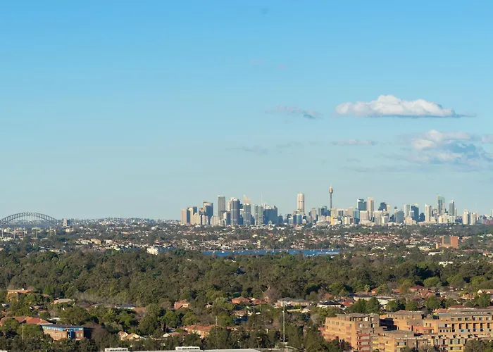 Modern Apartment With City View At Sydney Olympic Park
