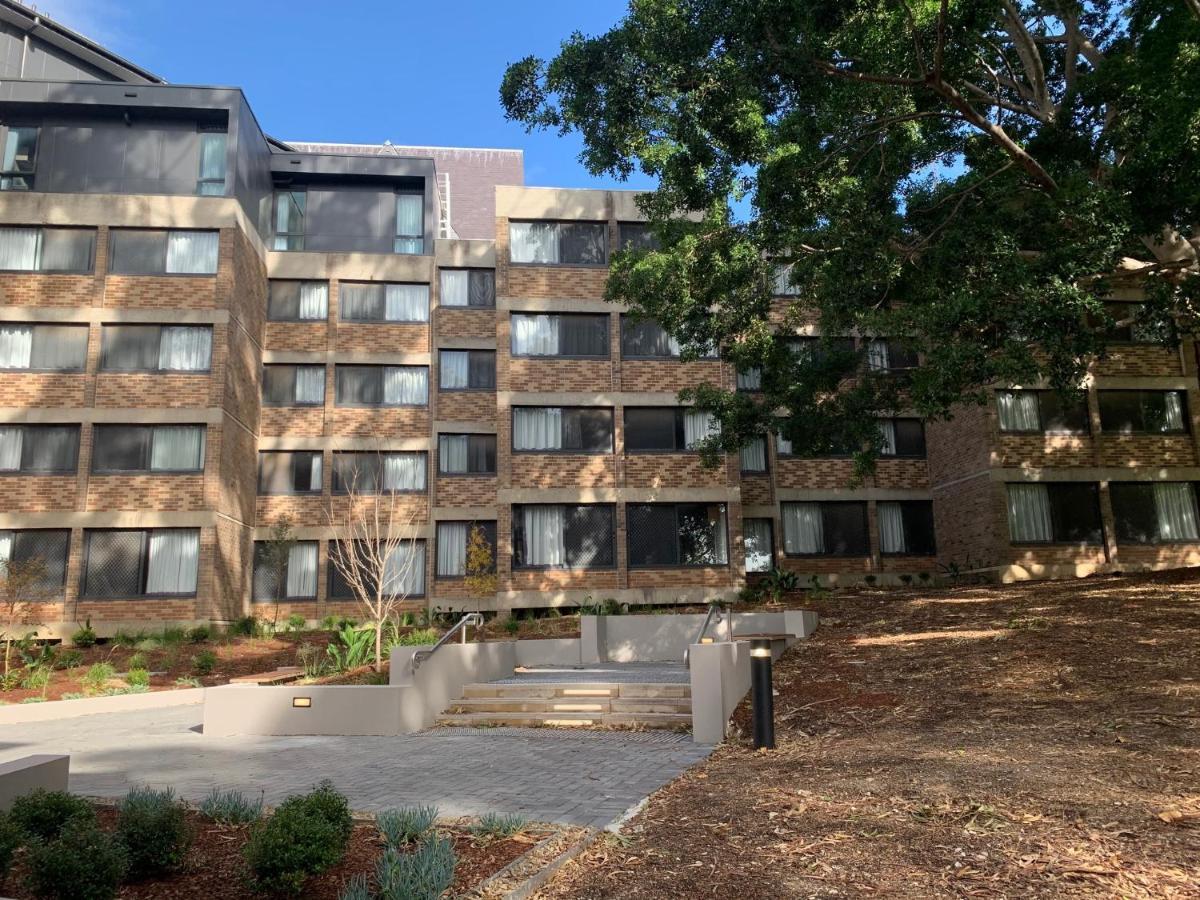 St Andrew's College