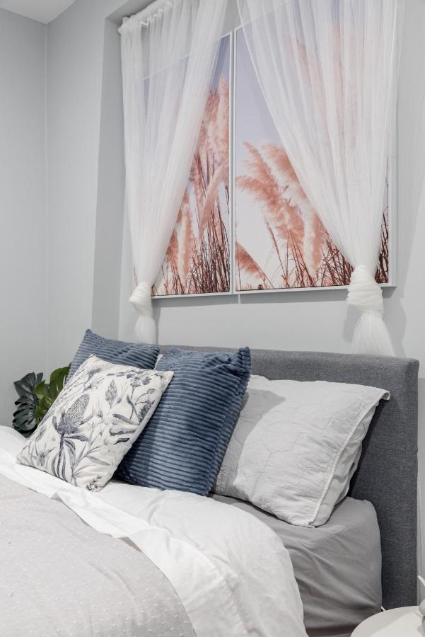Holiday home 1 Private Double In Cbd Near Train Uts Darlinghar&icc&chinatown Sydney