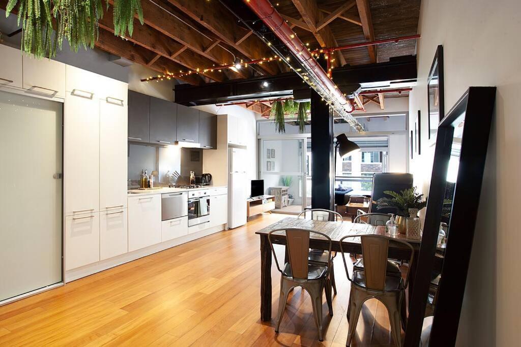 New York Warehouse By Dreams