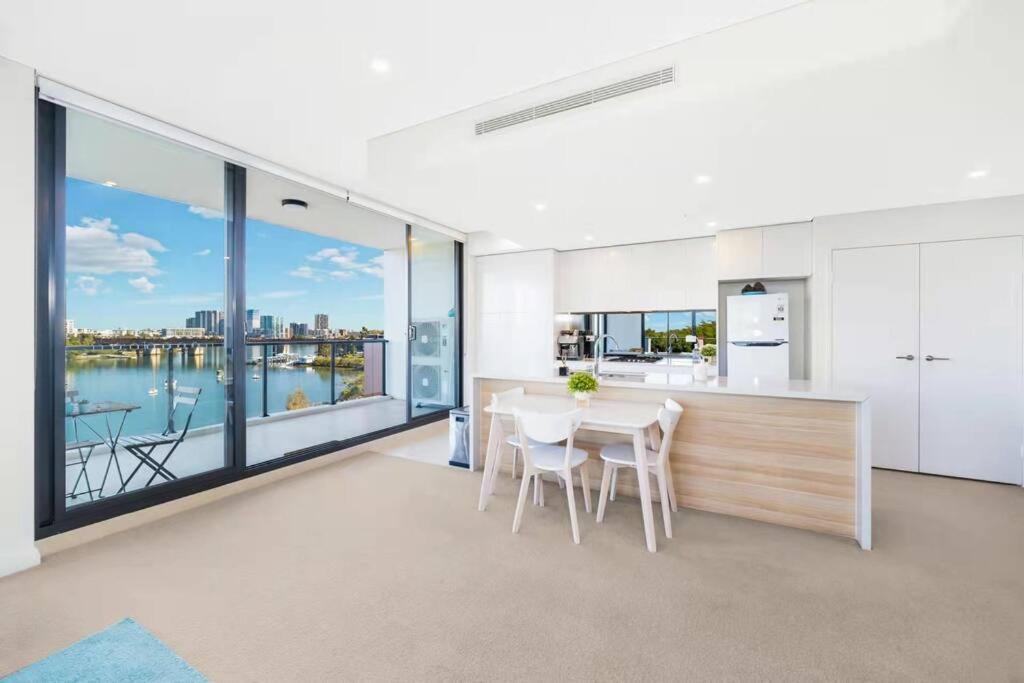 Water View 3 Bedroom Holiday With Free Park * Sydney