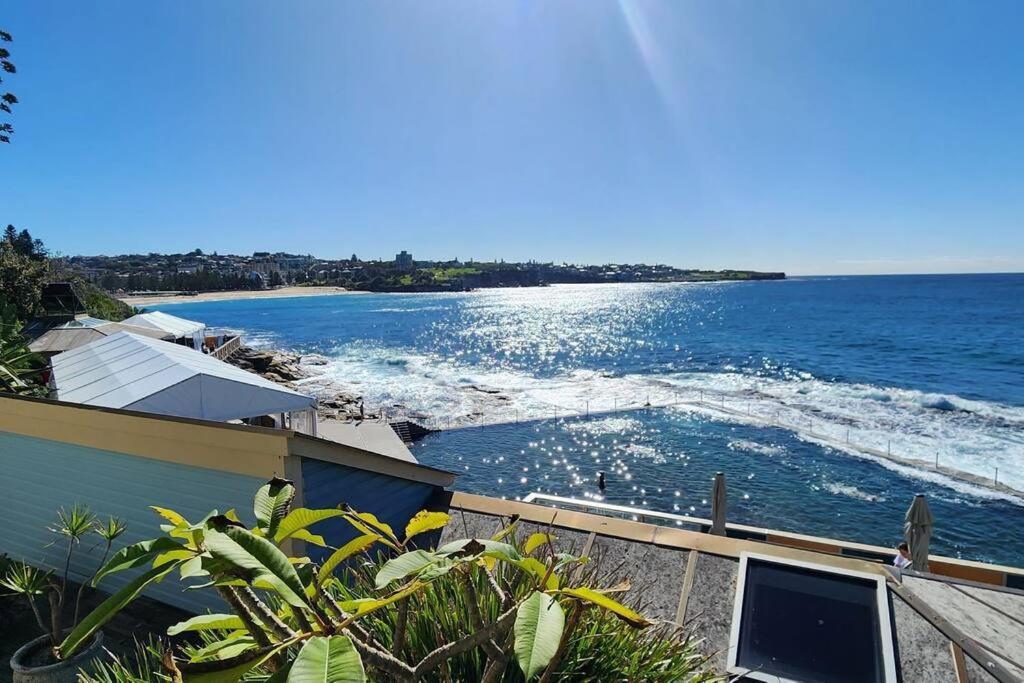 Apartment Watch The Sunrise Over Coogee 2 Bedrooms+garage *