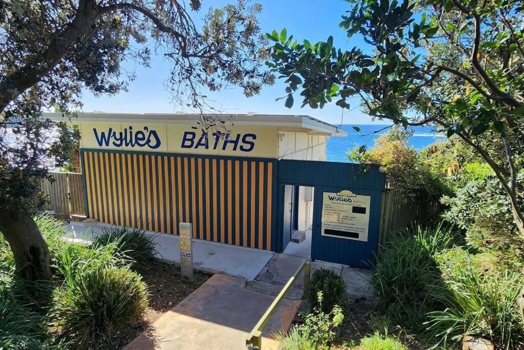 Watch The Sunrise Over Coogee 2 Bedrooms+garage Apartment