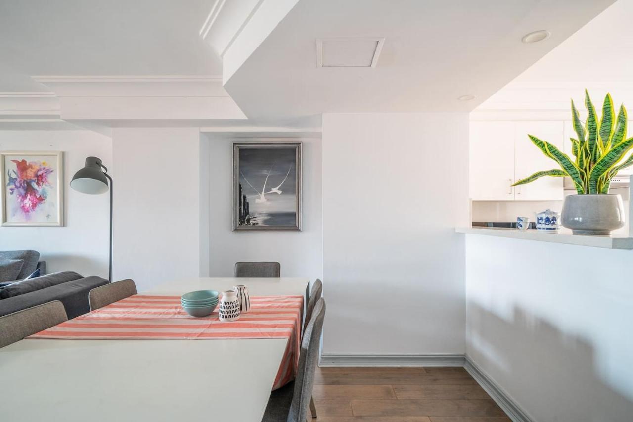 Urban Sky Terrace In The Vibrant Heart Of Apartment Sydney