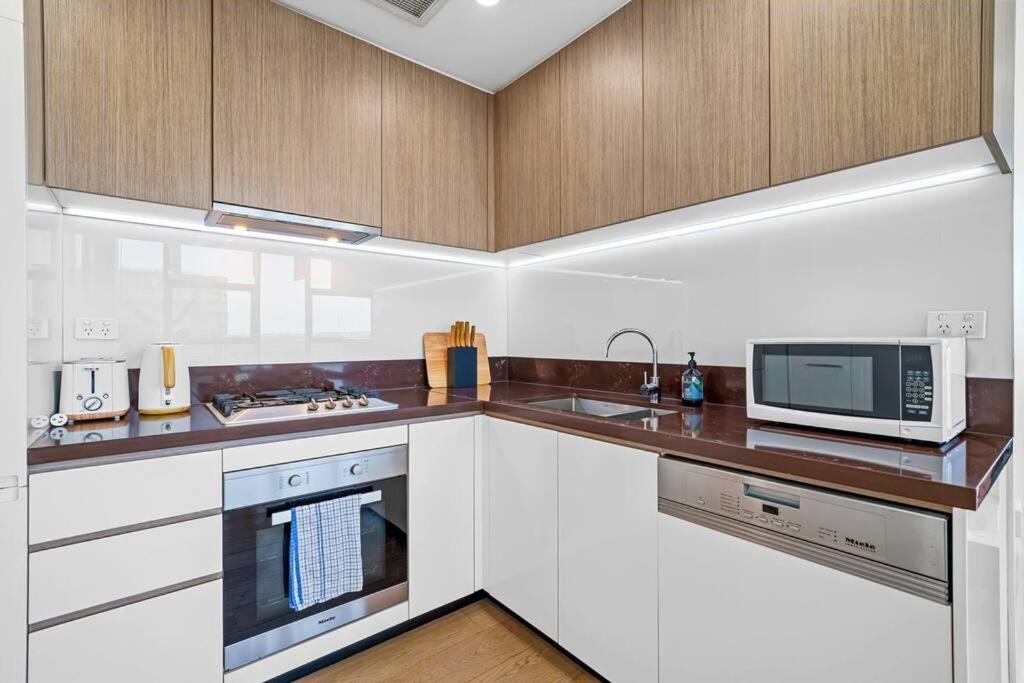 View 2 Bedrooms In Waterloo * Sydney