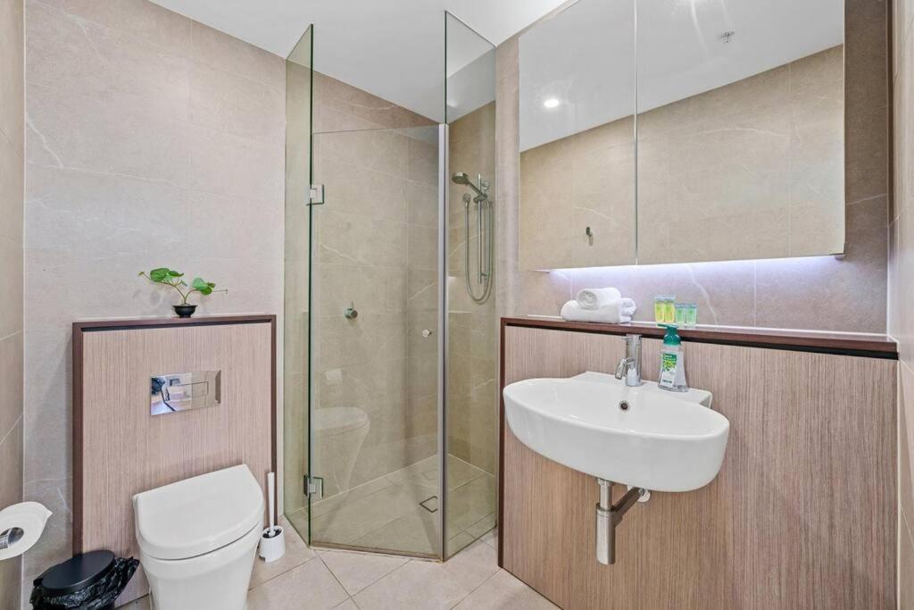 View 2 Bedrooms In Waterloo * Sydney