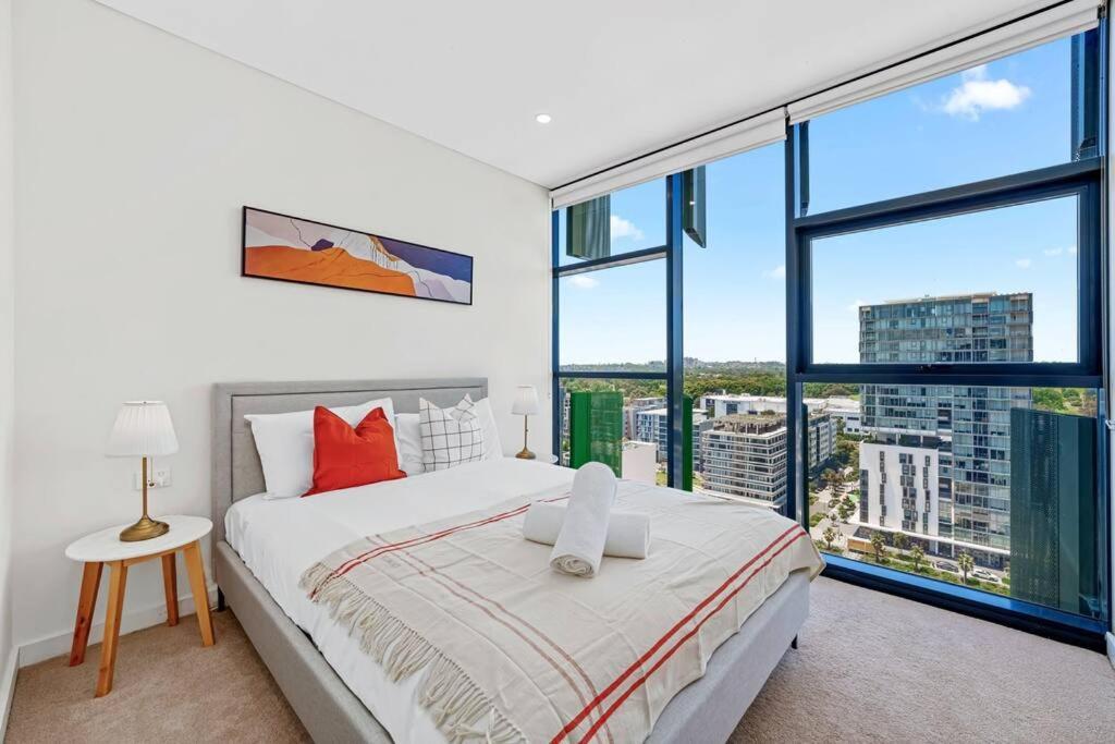 View 2 Bedrooms In Waterloo Apartment *