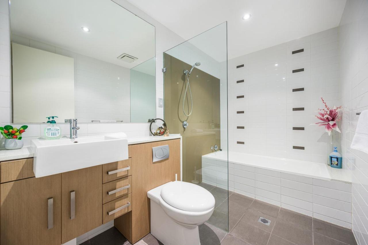 Strathfield Sweet 2br Near Train Stationshopping *