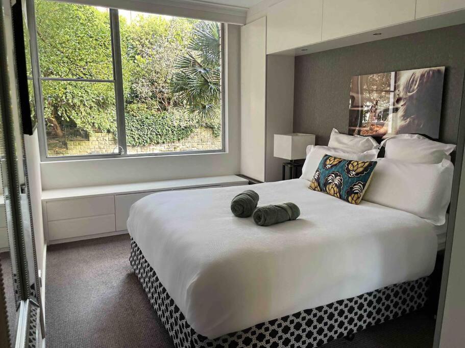 Elizabeth Bay Marina Apartment