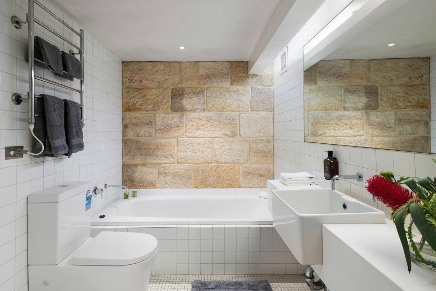 Elegant Paddington Sandstone With Parking