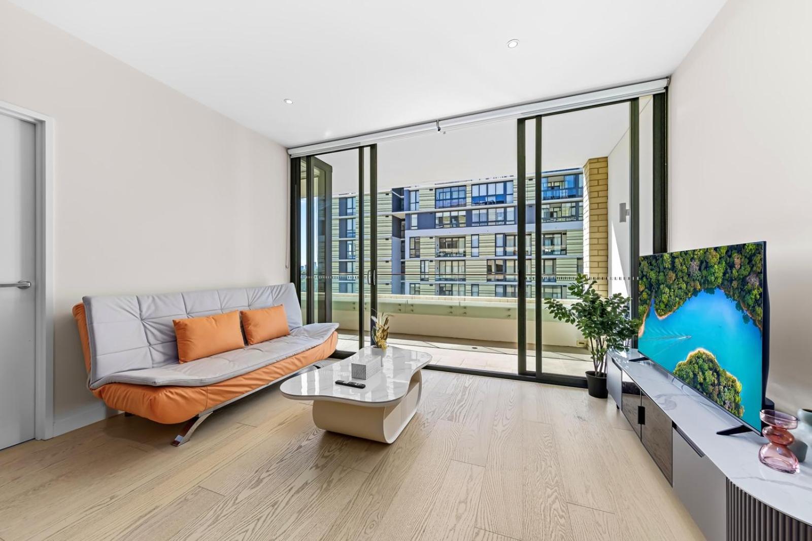 Executive Two-bedroom In Macquarie Park Apartment *