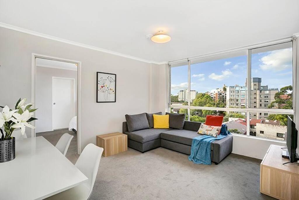 Rand3 - Cosy - Great Location, Easy Cbd Access Apartment