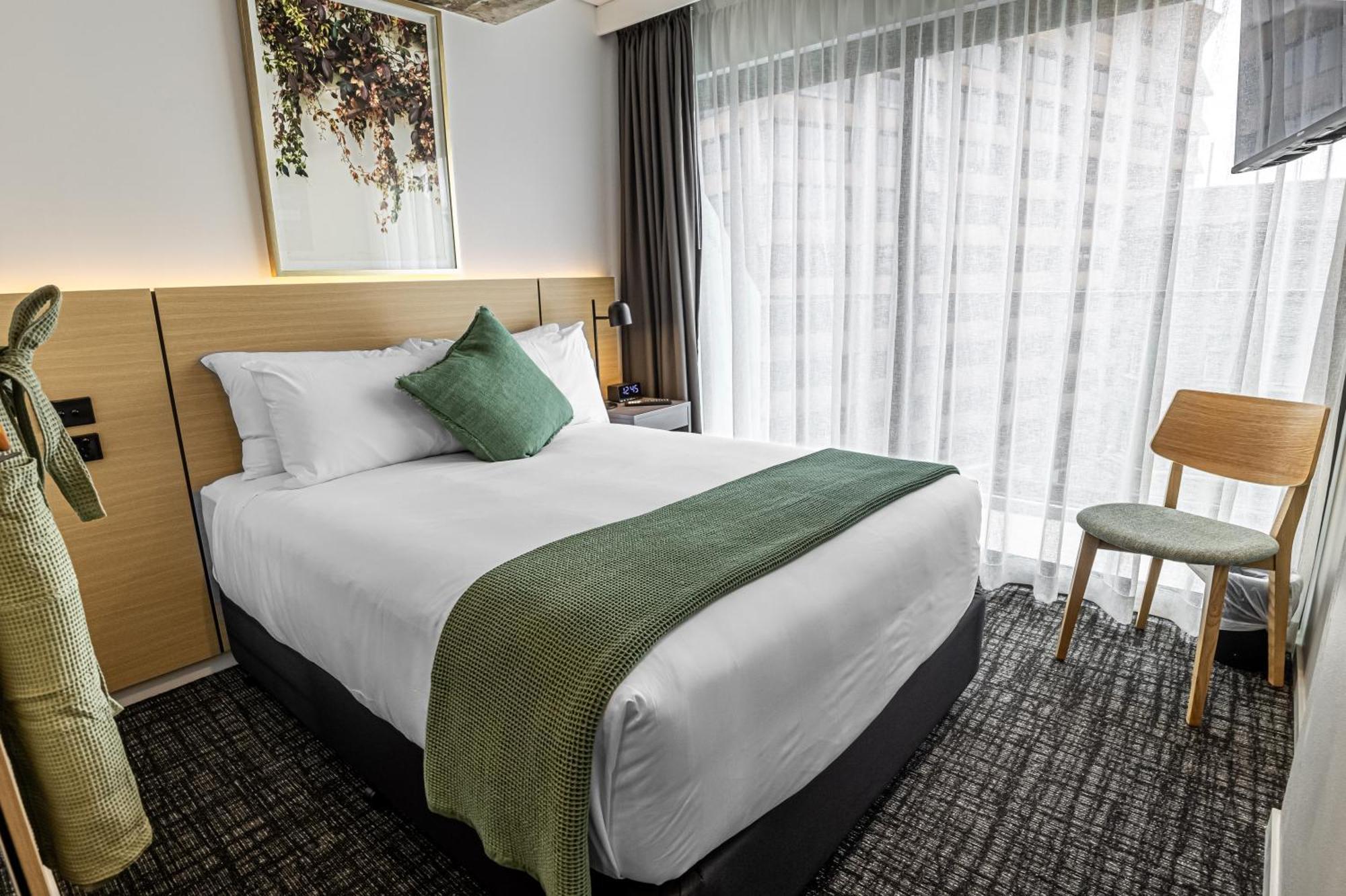 Hotel Song