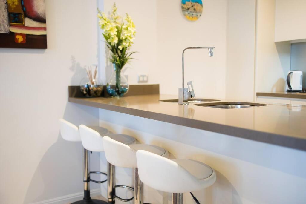 Lovely With Pool In Zetland Apartment