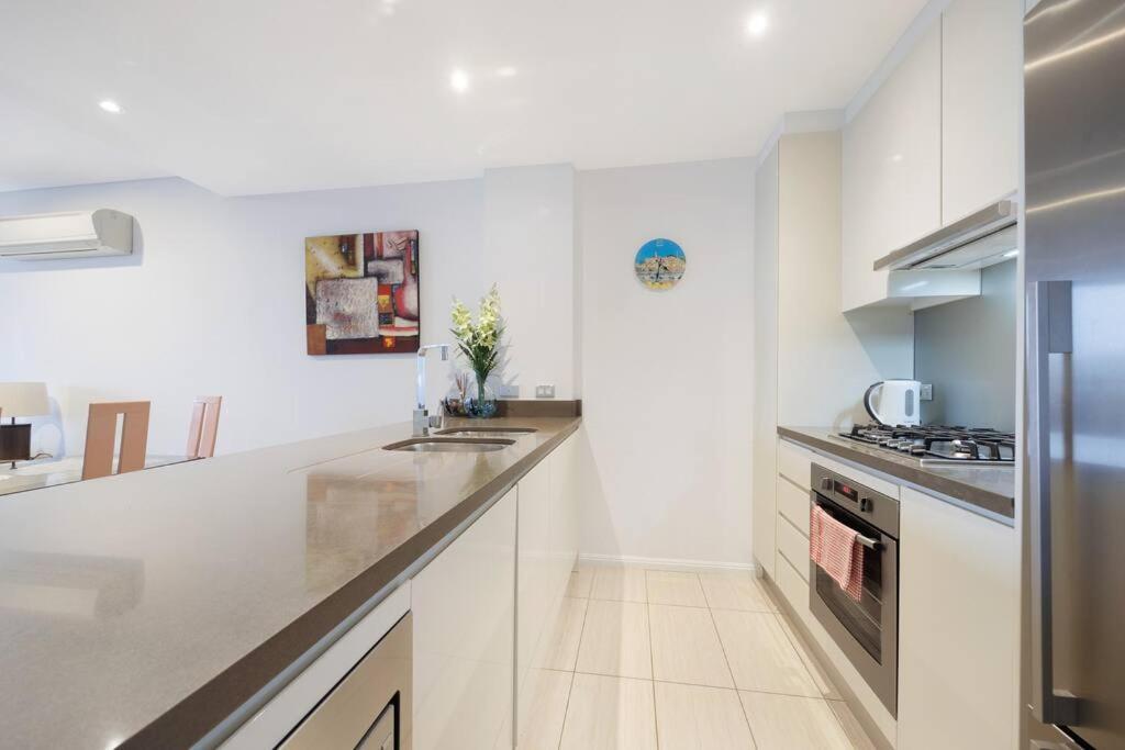 Lovely With Pool In Zetland *