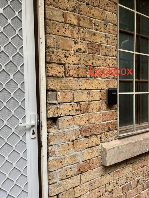 Apartment Comfortable Studio+free Parking For Small Car Sydney