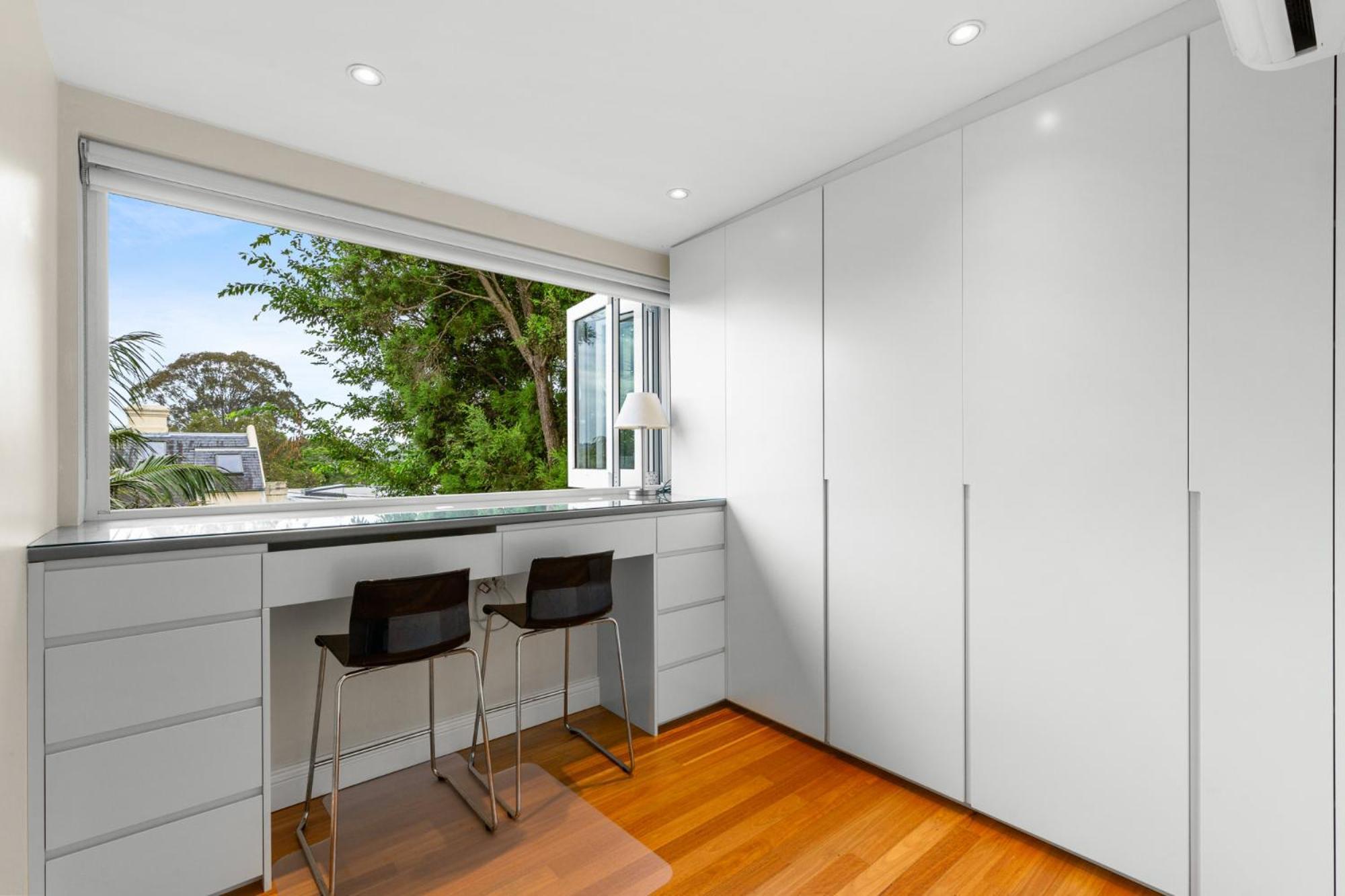 Holiday home Elegant 1-bed With Study By Balmain Wharf Sydney