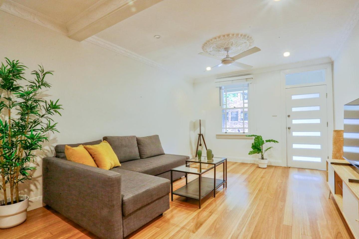 Vibrant 3 Bedroom House Darlinghurst 2 E-bikes Included * Sydney
