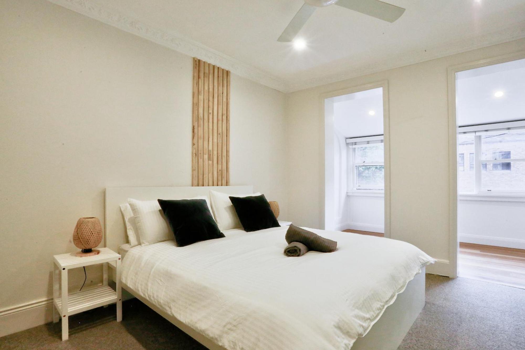 Vibrant 3 Bedroom House Darlinghurst 2 E-bikes Included Holiday home *
