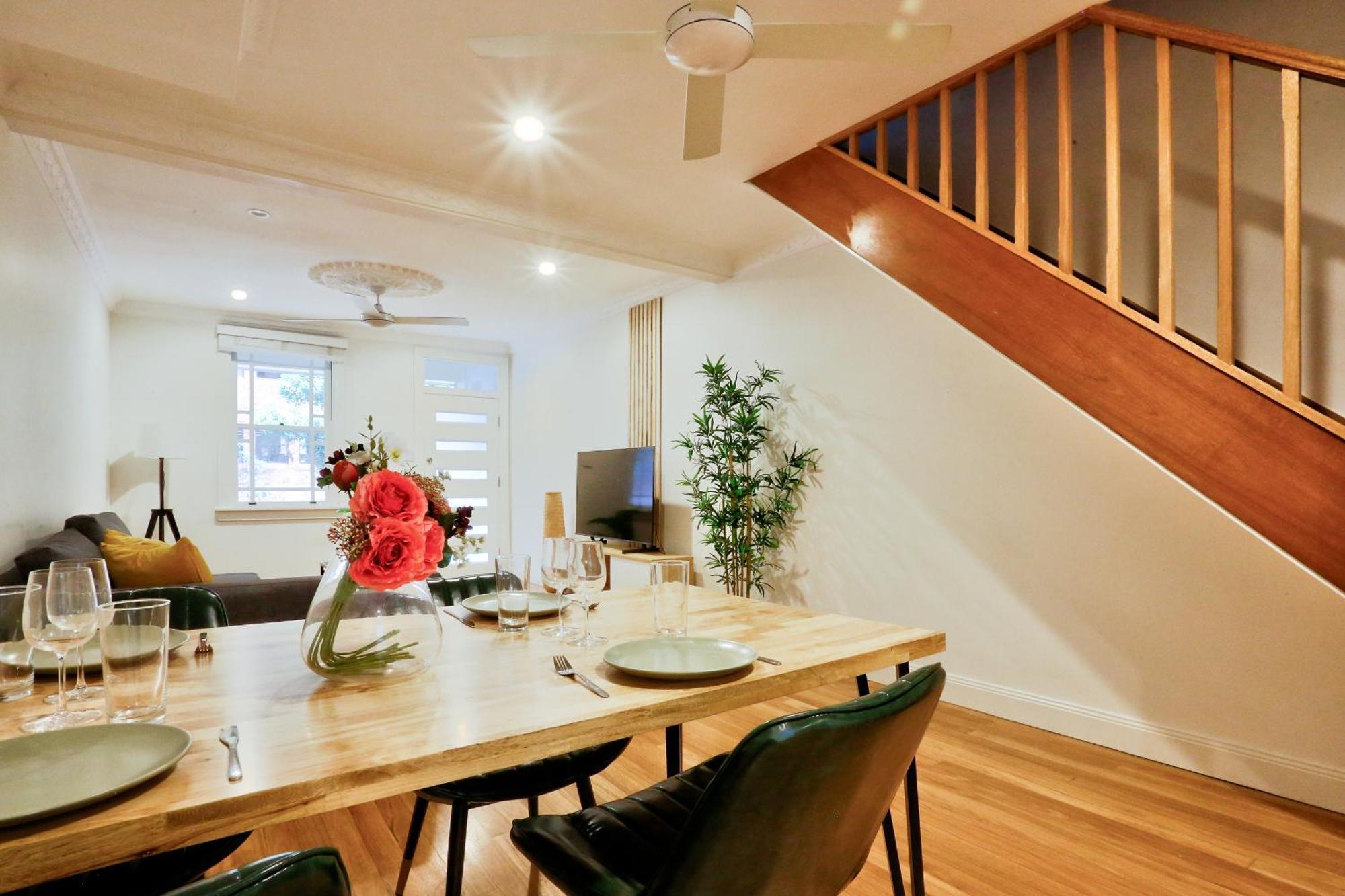 Vibrant 3 Bedroom House Darlinghurst 2 E-bikes Included Sydney
