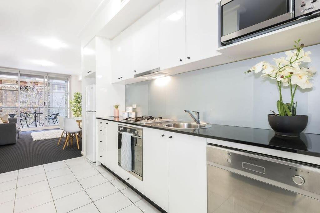 A Comfy For 6 Next To Darling Harbour Apartment *